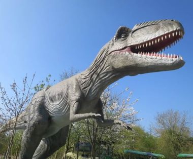 Milton Keynes Tyrannosaurus - 380